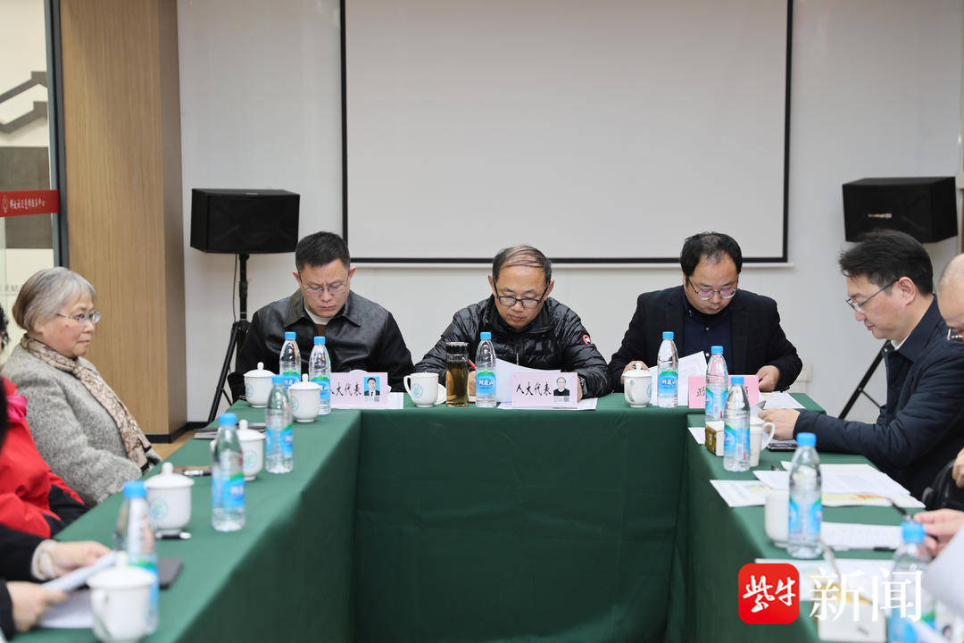 主動為社區(qū)安裝監(jiān)控<strong></p>
<p>監(jiān)控安裝
</strong>，“惠民交投”彰顯國企擔(dān)當:監(jiān)控安裝
